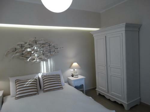 Hostal Anassa Suites