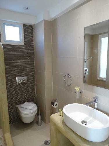 Hostal Anassa Suites