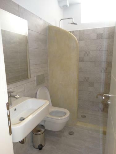 Hostal Anassa Suites