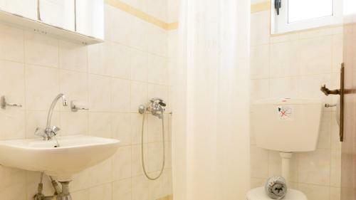 Argyro Apartments And Studios
