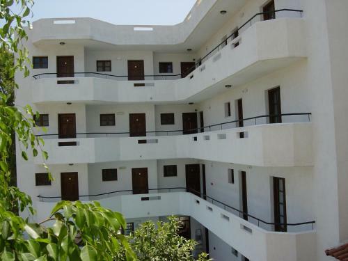 Elina Apartments
