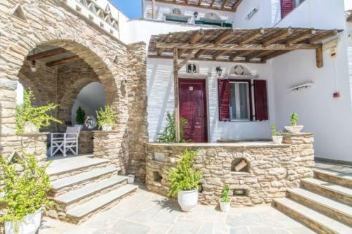 Seirines Apartments