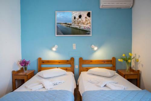 Yiannis Yard Studios & Apartments