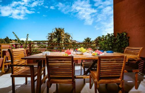 Aparthotel Anais Suites