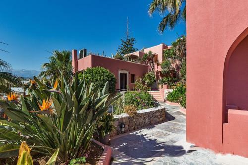 Aparthotel Anais Suites