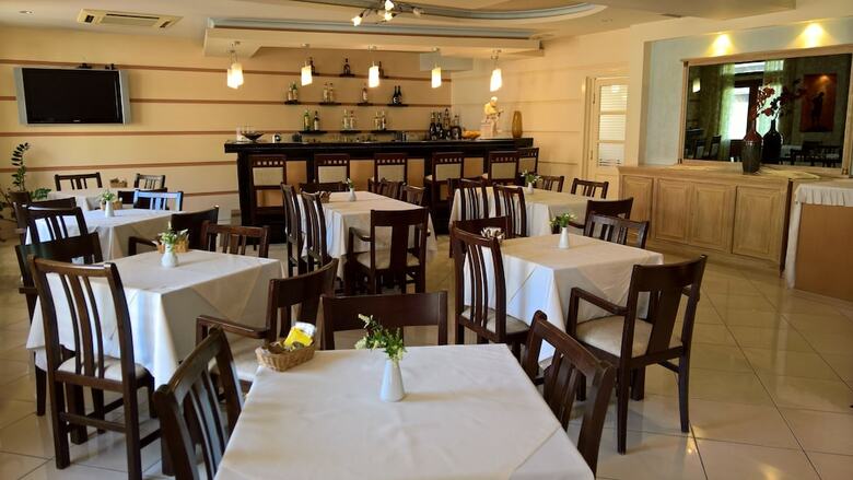 Evanik Hotel
