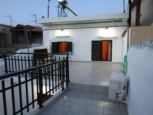Theanos House