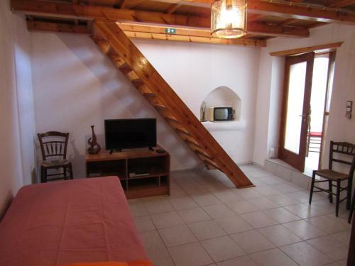 Theanos House