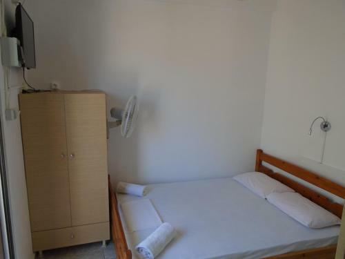 Hostal Orfeas Rooms