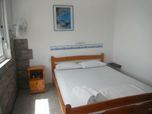 Hostal Orfeas Rooms