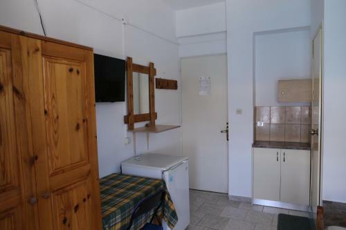 Hostal Orfeas Rooms