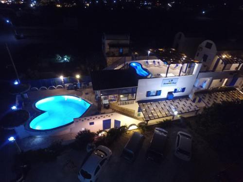 Honeymoon Beach Apartments