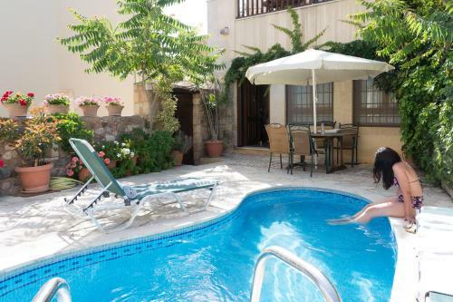 Ariadni Private Village Stone House