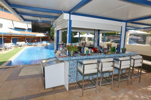 Apartamento Philoxenia Village Hotel-studios