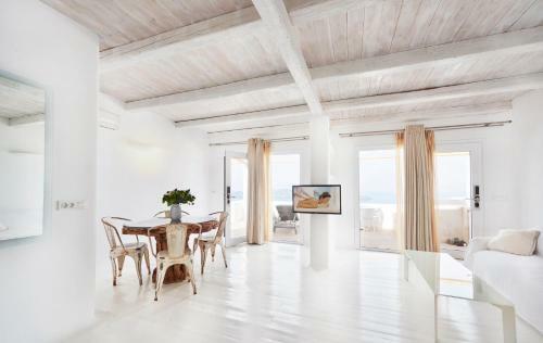 Hotel Rocabella Santorini Resort & Spa