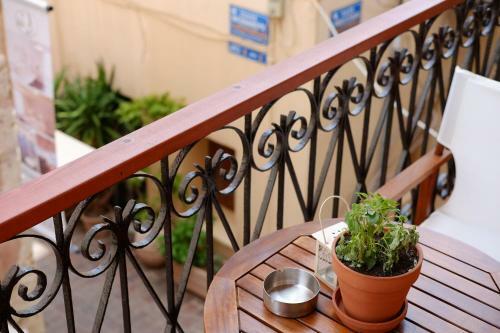 Hostal Fivos Pension