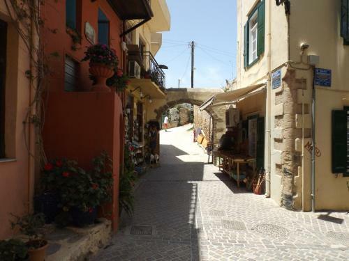 Hostal Fivos Pension