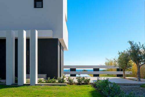 Albatross Villa