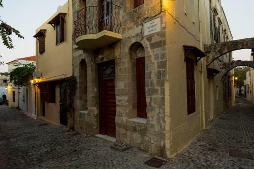 Zografos Apartment's - Old Town