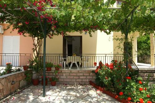 Kefalas Apartments