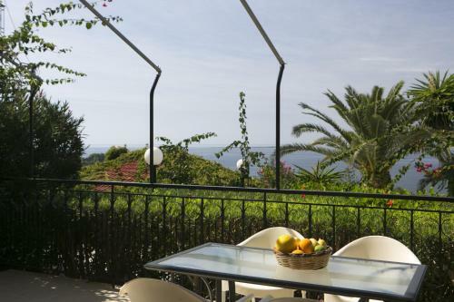 Irilena Studios And Apartments