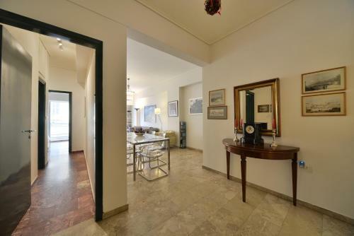 Architect Designer's Apartment In Kolonaki