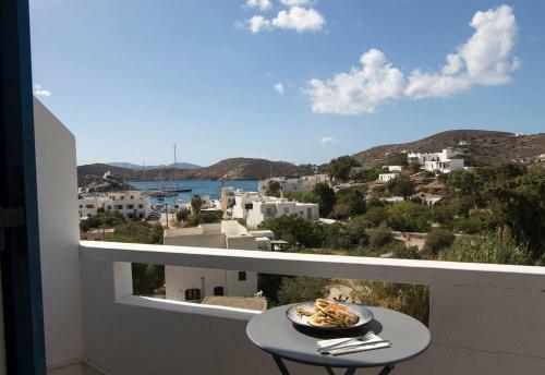 Armadoros Hotel / Ios Backpackers