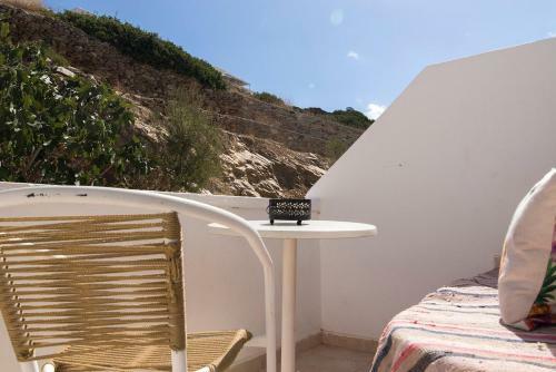 Armadoros Hotel / Ios Backpackers
