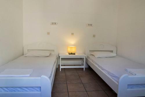 Armadoros Hotel / Ios Backpackers
