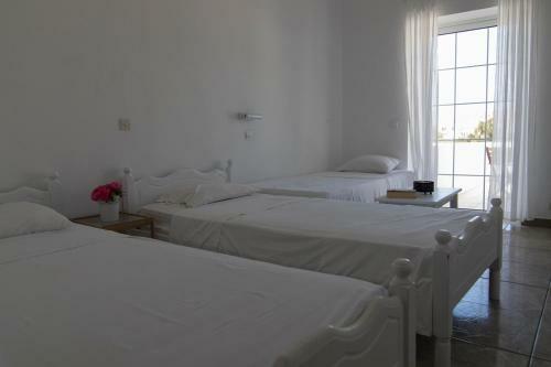 Armadoros Hotel / Ios Backpackers