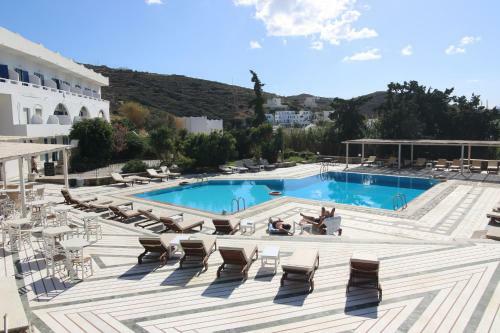 Armadoros Hotel / Ios Backpackers