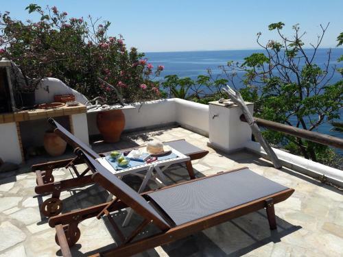 Kourtali Private Beach House
