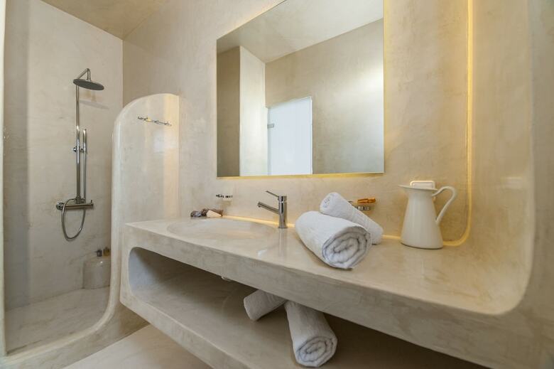 Hostal Villa Kelly Rooms & Suites