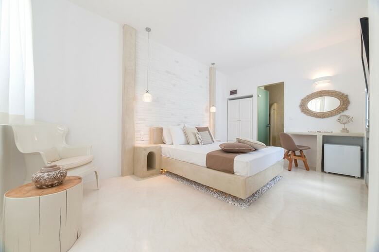 Hostal Villa Kelly Rooms & Suites