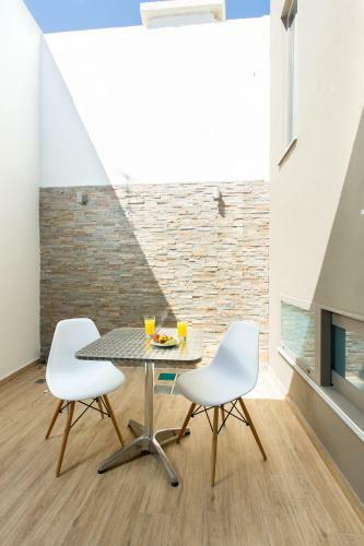 Golden Coast Seaside Apartments