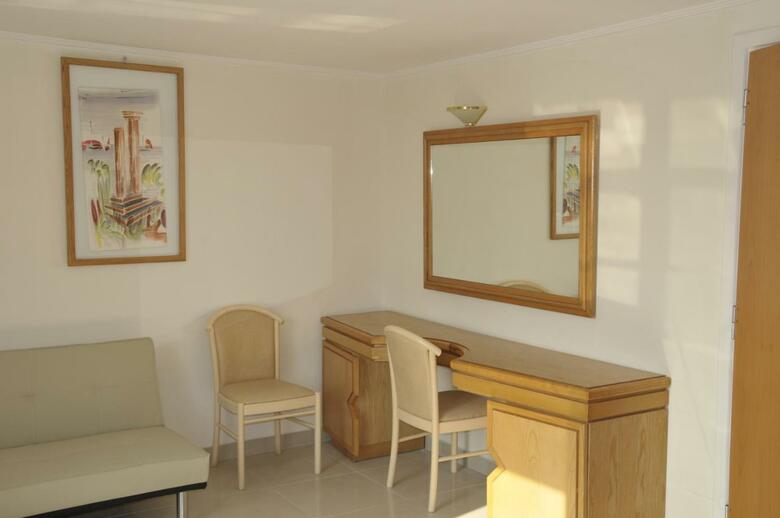 Aparthotel Bristol Sea View Apartments