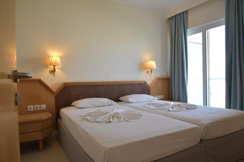 Aparthotel Bristol Sea View Apartments