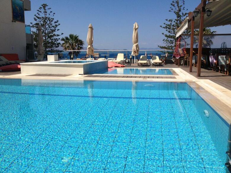 Aparthotel Bristol Sea View Apartments