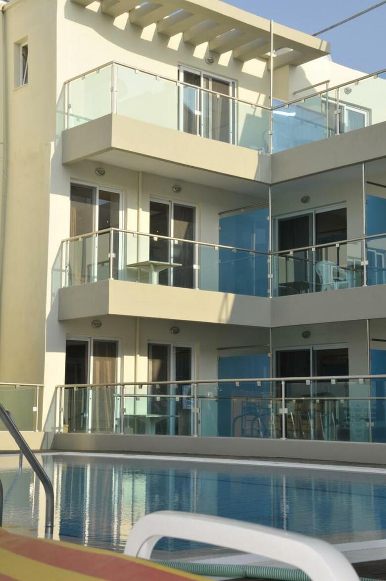 Aparthotel Bristol Sea View Apartments