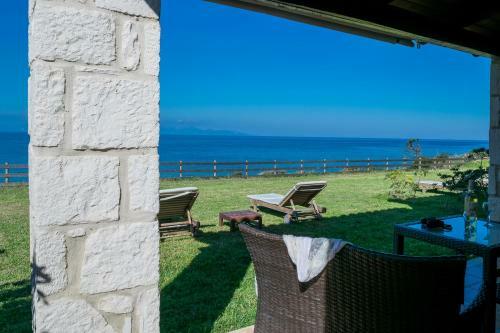 Kavos Psarou Villas
