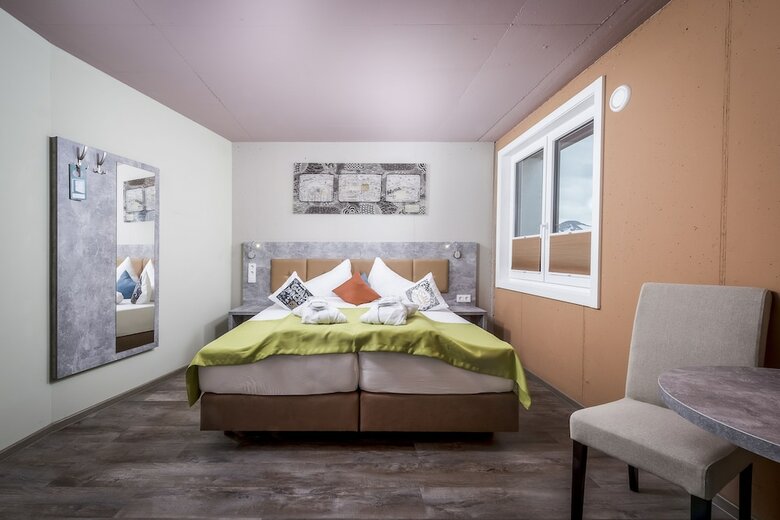 Cubo Sport & Art Hotel