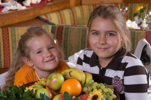 Hotel Dorfgasthof Schl�sslstube***
