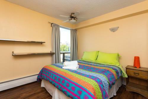 Downtown Calgary Furnished Cozy Apartment
