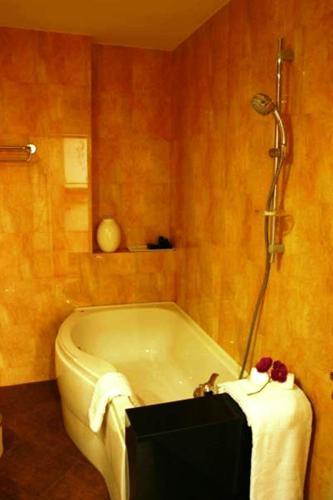 Atrium Boutique Hotel