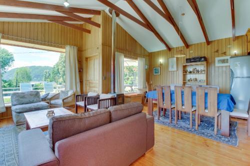 Lake Calafqu�n Retreat