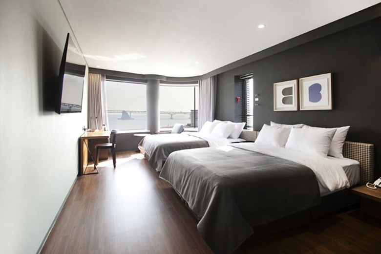Gwangan Hound Hotel