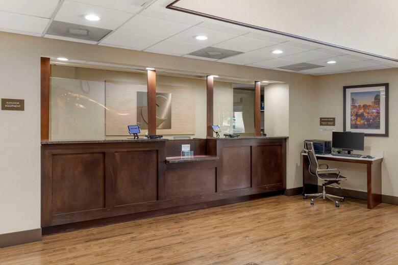 Hotel Comfort Suites