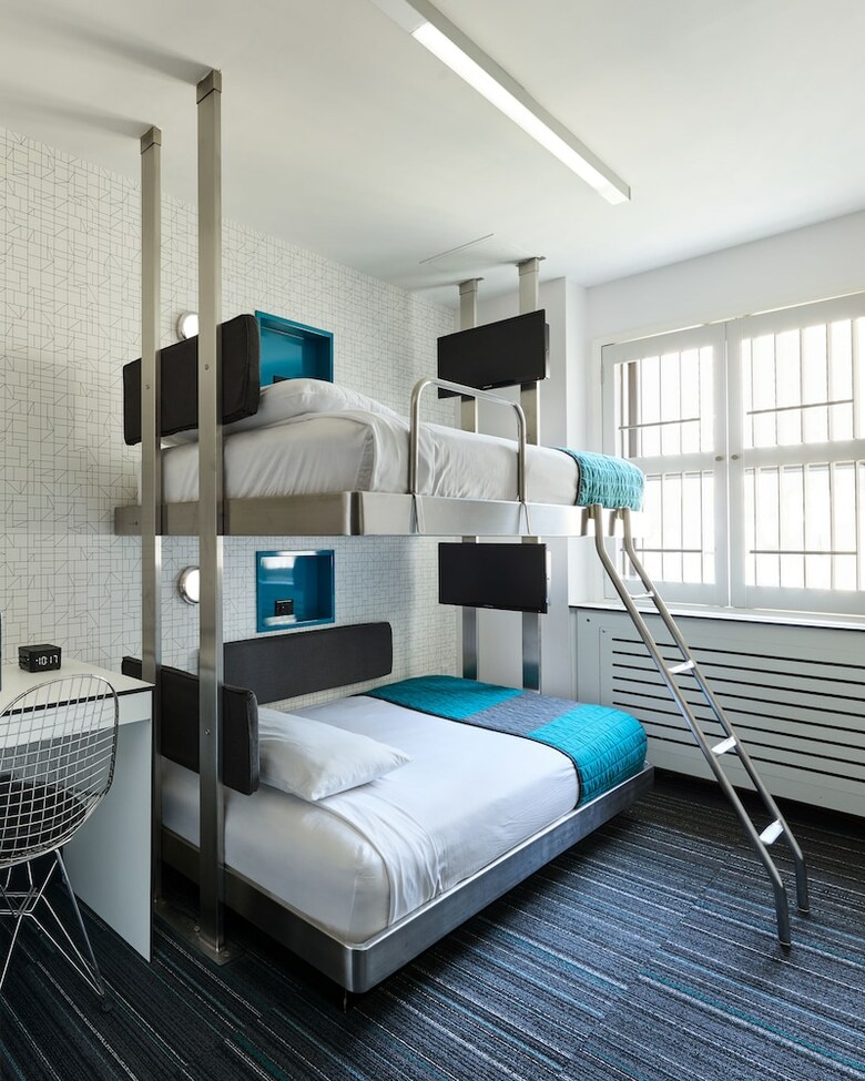 The Pod Hotel 51