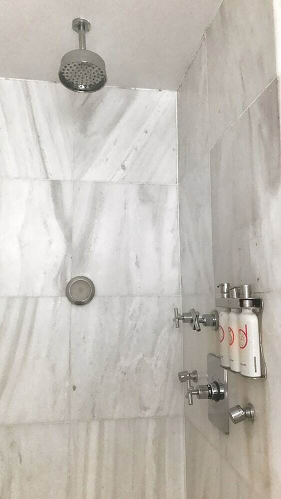The Pod Hotel 51
