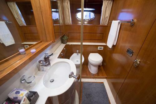 Luxury Yacht Greek Islands